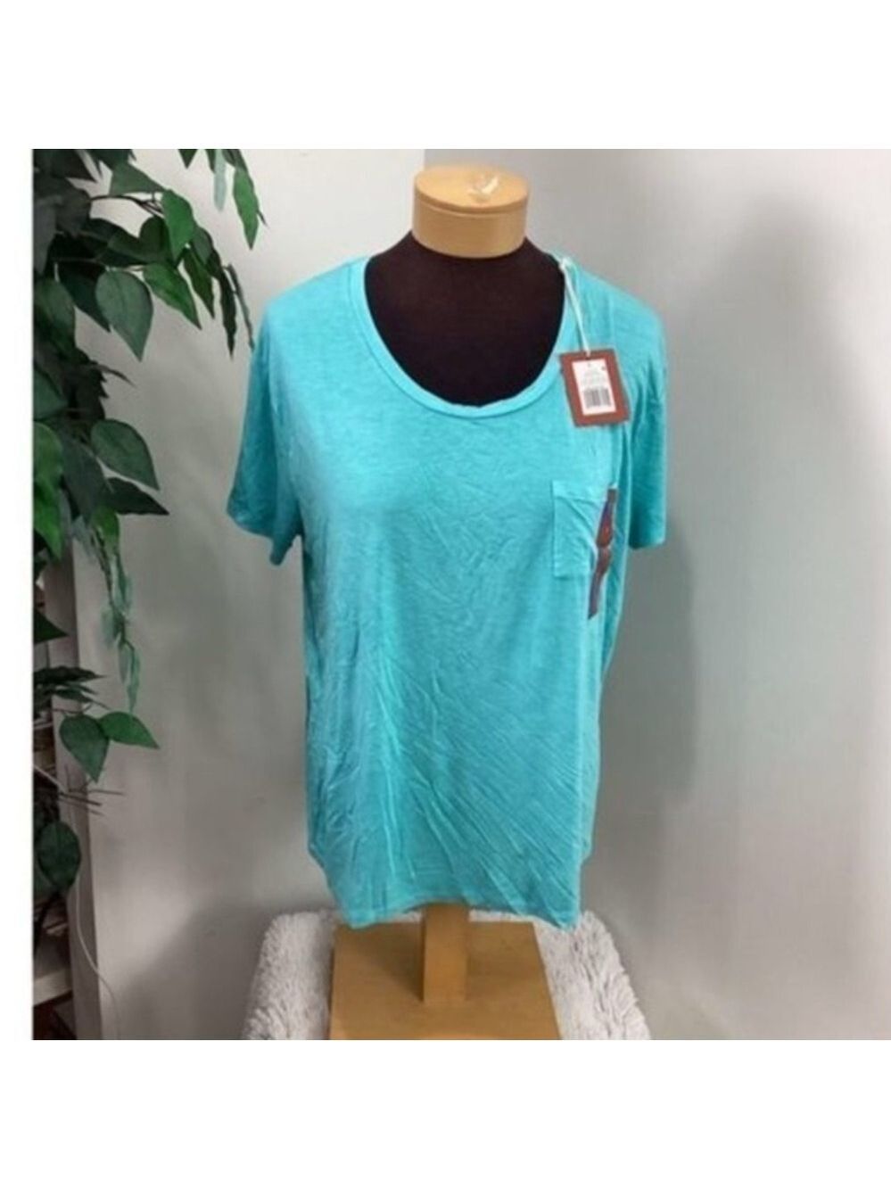 Mossimo Supply Co Women’s Large Turquoise Pocket Tee NWT